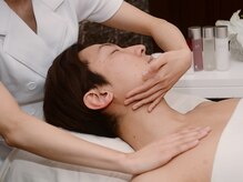男のエステ ダンディハウス 大宮店/→　しっとりなめらかな肌へ