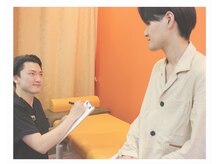 【整体・猫背矯正・骨盤矯正】ハンズ治療院　大塚院の雰囲気（まずはカウンセリング。お悩みを伺ったうえで最適な施術をご案内）