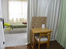 和緩堂の雰囲気（待合室で初回のカウンセリング、施術後のお茶飲み・お会計）