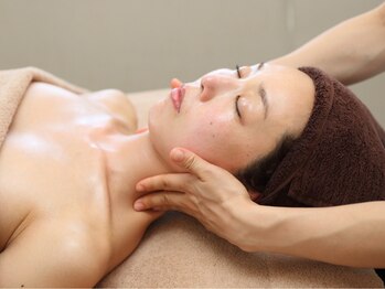 サロン ド ボーテ マール(salon de beaute MARL)/顔筋解して立体小顔フェイシャル