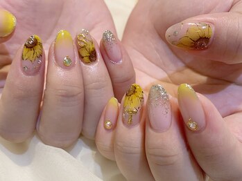 ネイルズ ララ(nails Lala)/ひまわり。
