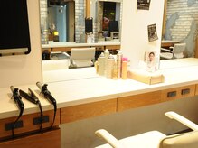 ヴィサスアイズ(Visas eyes)/美容室併設サロン