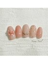 大人女性の春色ネイル