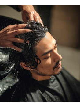 ラグゼミヨン(Luxxe miyong)の写真/頭皮と毛根を整えて髪や臭いの悩みに効く◆頭浸浴ウェットヘッドスパ！温水に包まれる新感覚の贅沢ケア