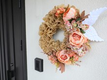 天使の耳/天使の羽のリースが目印