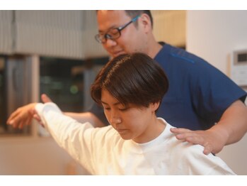 都筑こもれび整体院の写真/デスクワークや日常で感じる首や肩の辛さあなたの身体の問題点を理学療法士が根本改善できるようにサポート