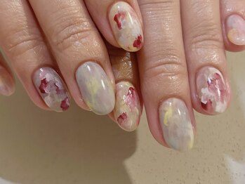 チルダ(tilde)/フラワーモチーフネイル