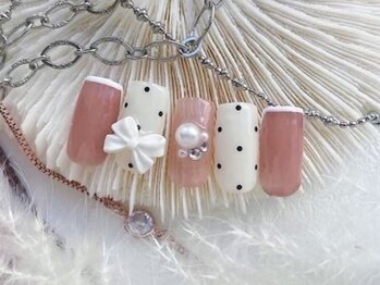 フレイヤ 千葉店(FREJA)の写真/上品可愛い×シンプルネイルが得意◎思わず自分の指先に見惚れちゃうかも♪アートもお任せください！