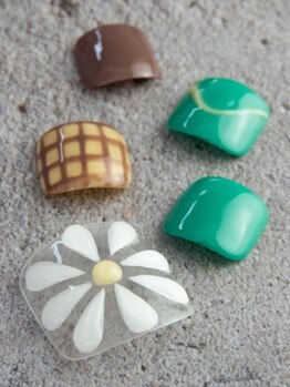 カラーズ 浜松店(colors)/ぷっくりフラワーネイル