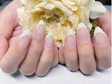 ネイルサロン メィプル/定番の白フレンチ