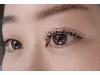 ルポ(RUPO)の写真/まつ毛エクステでボリュームのあるパッチリした目元へ◎