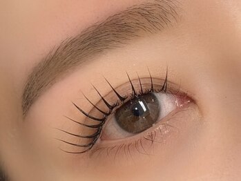 プラチナムドール 本町店(PLATINUMDOLL)の写真/【本町駅徒歩6分】目元の可愛さ2倍♪華やかでぱっちり可愛く見せる魅力たっぷりのまつ毛パーマが自慢★