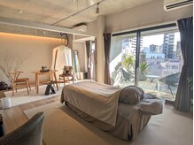 月雫香 南堀江/自然光、目の癒す緑と黄昏テラス