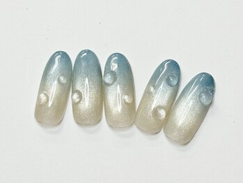 ジュエル(Jewel)の写真/涼しげブルー×シャンパンの雫ネイル◎浦和駅近Jewel定額オフ&ケア込で上品に手元きらめく