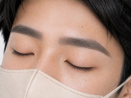 ホワイトアイ 小山(WHITE EYE)の写真