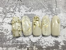 ネイルアンドまつげ リュフェール 五反田(Nail Lufaire)/ゴールドぷっくりニュアンス