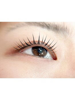 ナチュラル上品な目元にしたい