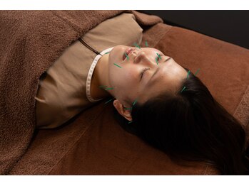 カラダキュア 東京銀座/美容鍼