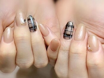 ミーナネイル(miinanail)/冬の定番チェックネイル