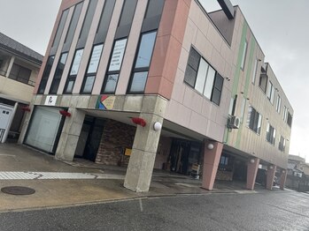 夢のあしあと/ビルの外観です。