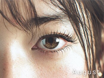 オーガスト(August)/視線まで操る、根元立ち上げ革命