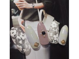 ガーリーお花ネイル