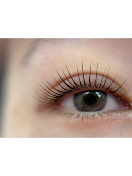 ナチュラル上品な目元にしたい