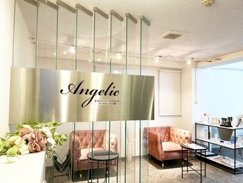 アンジェリック 大阪江坂店(Angelic)の写真/《9時半～最大22時まで営業★》江坂駅すぐ！お仕事帰りにも◎高技術マツパ/マツエクでキレイが長持ち♪