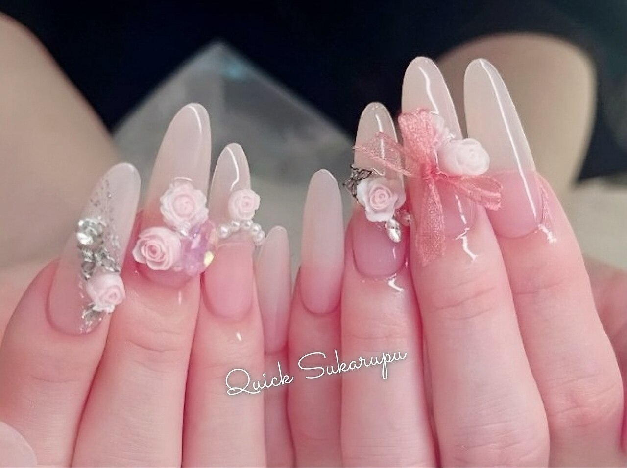 ピンクブルーワンホンニュアンスネイル オーロラ 韓国 ビジュー ハート 蝶々 冬 ピンクブルーワンホンニュアンスネイル オーロラ 韓国 ビジュー