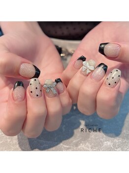 リッシュ(RICHE)/黒フレンチ×ドットネイル！