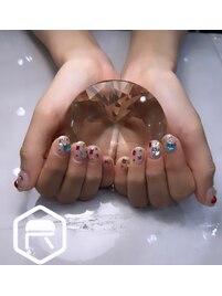 宝石ネイル
