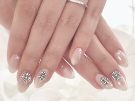 chrome × beige