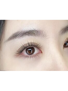 ナチュラル上品な目元にしたい