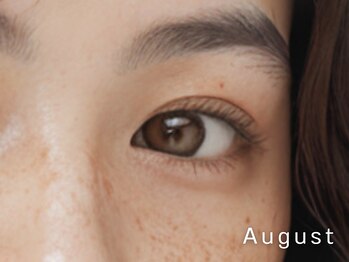 オーガスト(August)/垢抜けの鍵は“毛流れ美人”