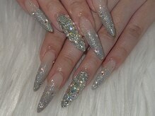 キラキラと艶感で手元からふわっと綺麗見えグラデーション♪