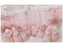 ハニーネイル 新宿店(Honey NAIL)の雰囲気（たっぷりラインストーンで、華やかな手元に♪）