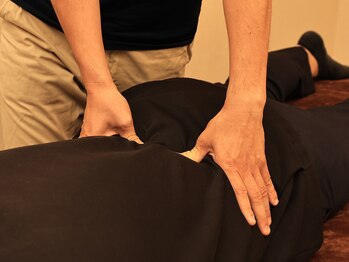 コンブ(combu)/腰の施術