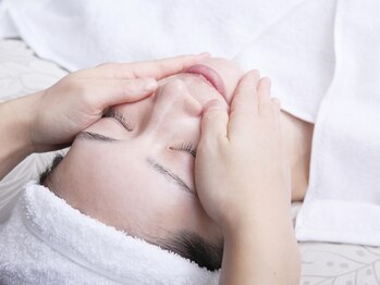 ハチハチ(808)/毛穴洗浄・肌質改善ケア