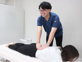 西船橋印内整体院/施術の様子