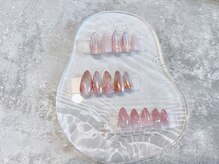 大人綺麗ネイルから流行ネイルまでサンプルを多数ご用意♪