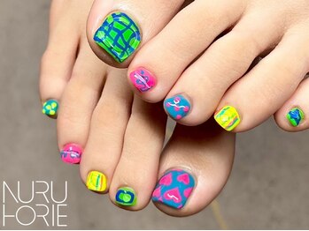 ヌル ネイル 堀江(NURU NAIL HORIE)の写真/フットバス付きで大人気◎ふとした時に見えるフットネイルで気分UP♪豊富なカラーとデザインをご用意☆