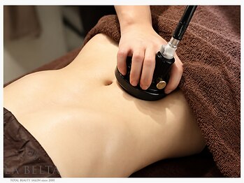 エステティックサロン ラ ベルタ(Esthetic Salon La Belta)の写真/着たい服が着られる自分に！頑固な脂肪を徹底ケア。理想のサイズダウンを叶える【集中痩身】￥13,200