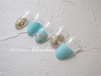 ネイルサロン ブランシュール(Nail Salon Blancheur)/パステルブルーの水玉アート