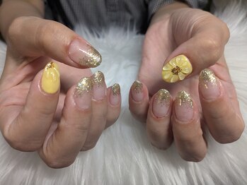 しゅくる/ひまわりネイル