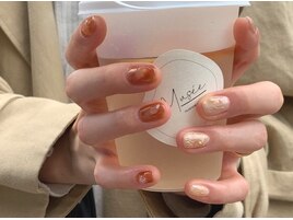 茶色ニュアンスネイル