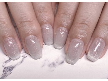 アルーシェ 平井(Alushe)/人気急上昇！スノードームネイル