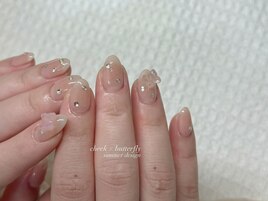 ベージュチークネイル　akane