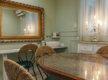 サロンドボーテ フォレッタ(Salon de beaute Folletta)の雰囲気（施術後はメイクもしてお帰りいただけます。ドライヤーも完備。）