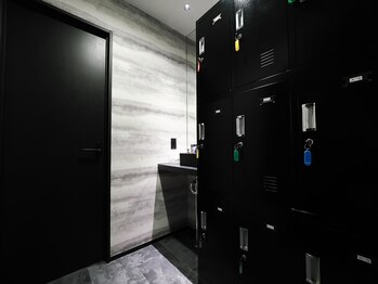 プライベートサウナ 苦楽園(private sauna)/男性更衣室＆トイレ