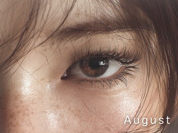 オーガスト(August)/ナチュラルなのに盛れてる不思議